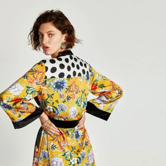 Floral Black Satin Robe - Picture 5 of 14